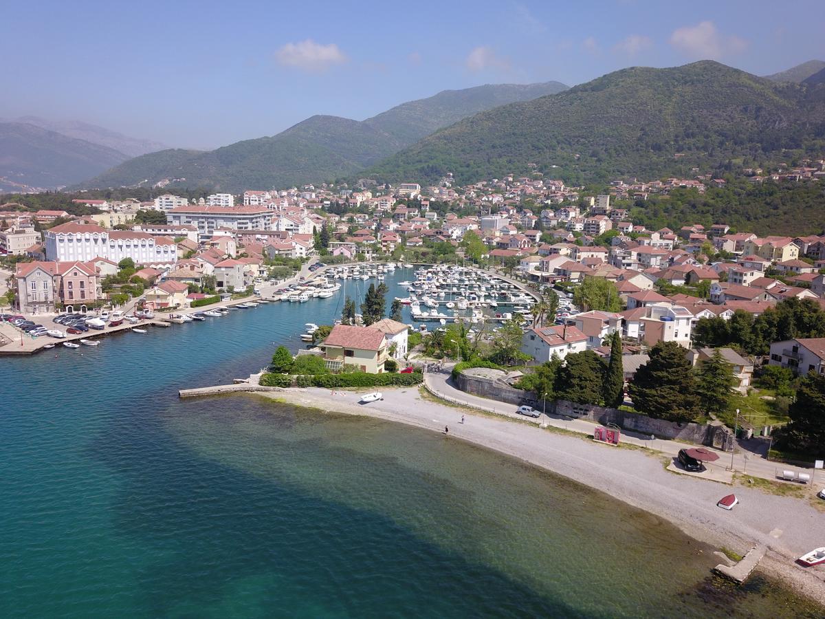 Villa Royal Apartments Tivat Exteriör bild