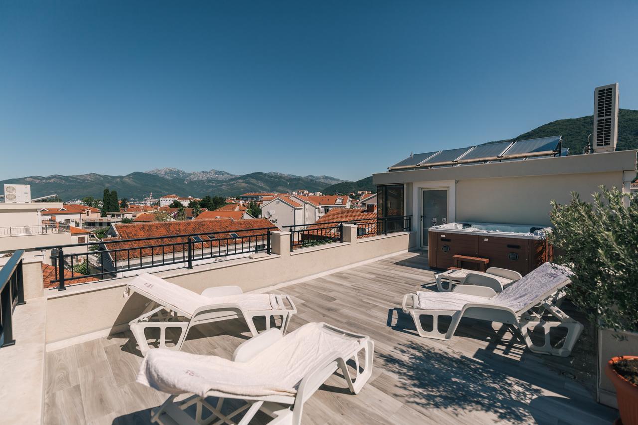Villa Royal Apartments Tivat Exteriör bild